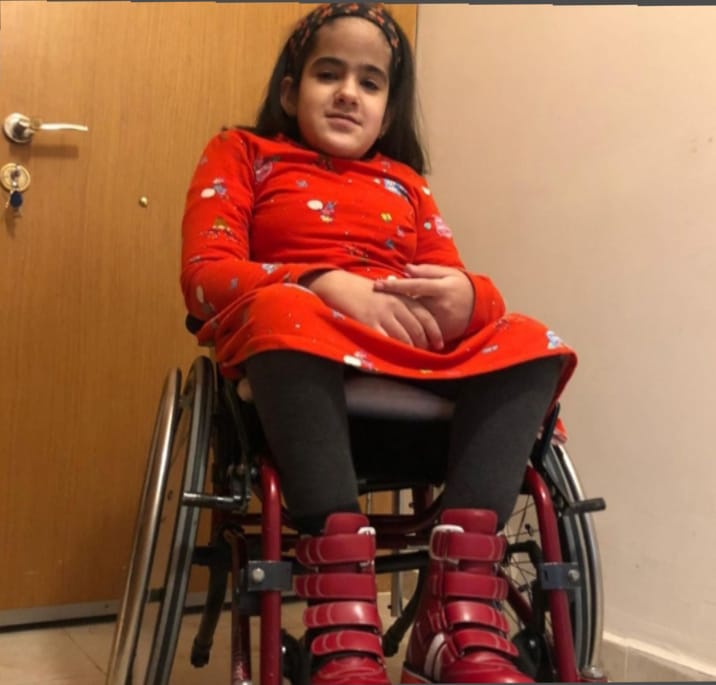 Sağlık Gündem Gazetesi’nden Anlamlı Destek: İhtiyaç Sahibi Kız Çocuğuna Tekerlekli Sandalye Hediye Edildi